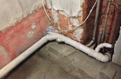 Укладка малошумных трубопроводов внутренней канализации при капитальном ремонте в квартире