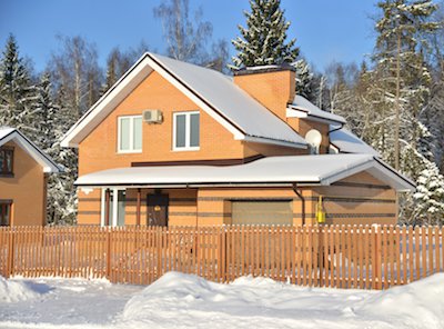 Типовой загородный дом обеспечивающий постоянное проживание.