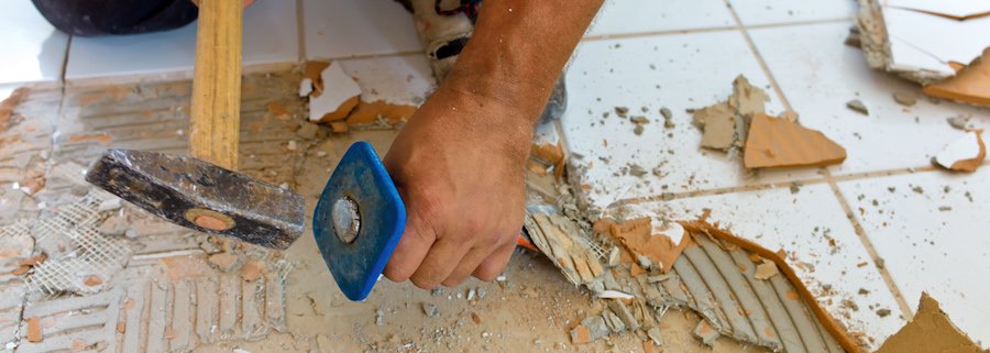 Прежде чем приступить к демонтажу старого напольного покрытия, необходимо "взвесить" свои силы и определиться с материалами и конструкцией.