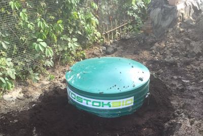 Смонтированная установка очистки канализационных стоков Evostok Bio5. Выпускается с 2010 года.